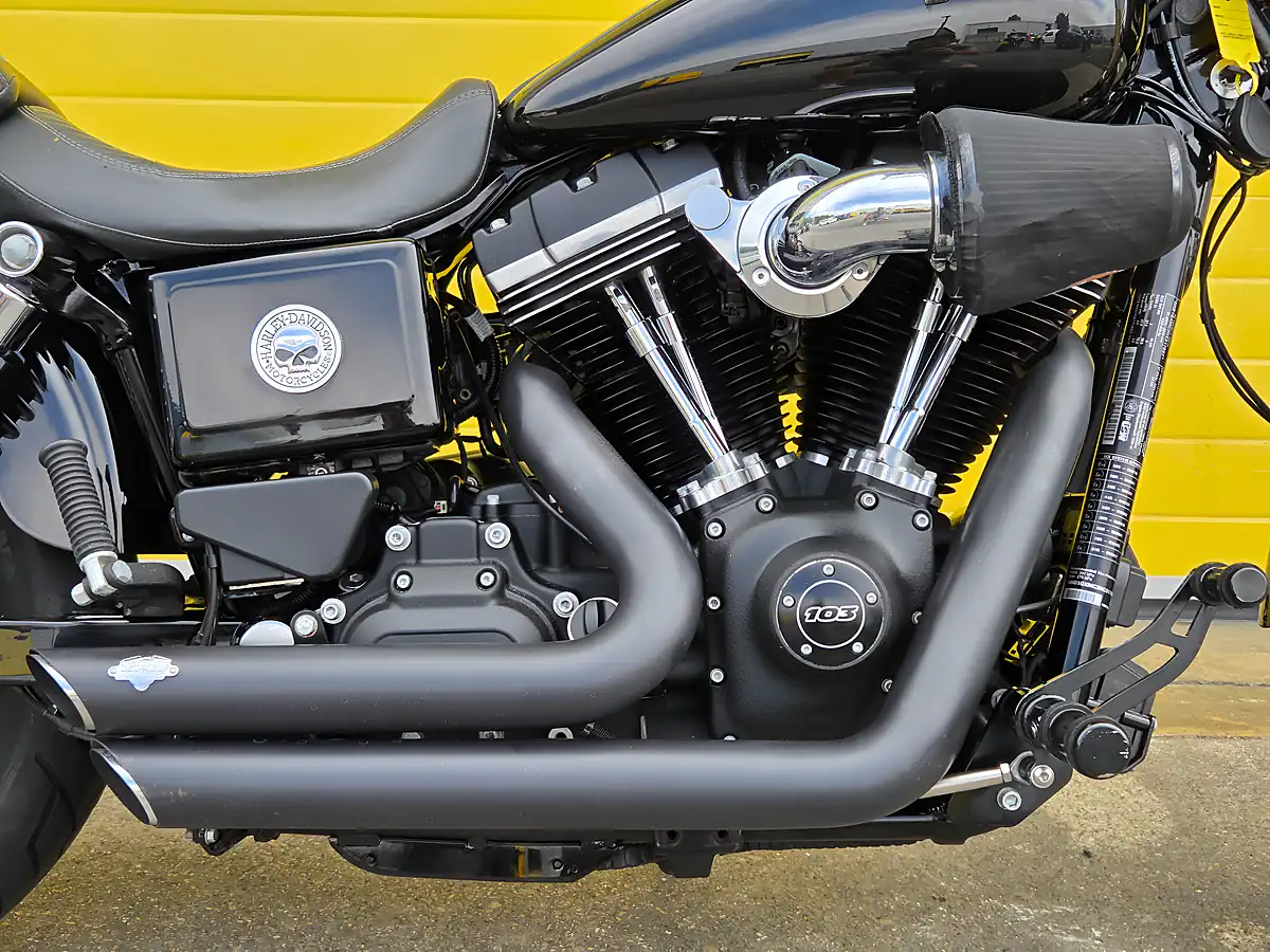 Used 2017 Harley-Davidson Dyna Street Bob Black - Interior and Exterior details 10