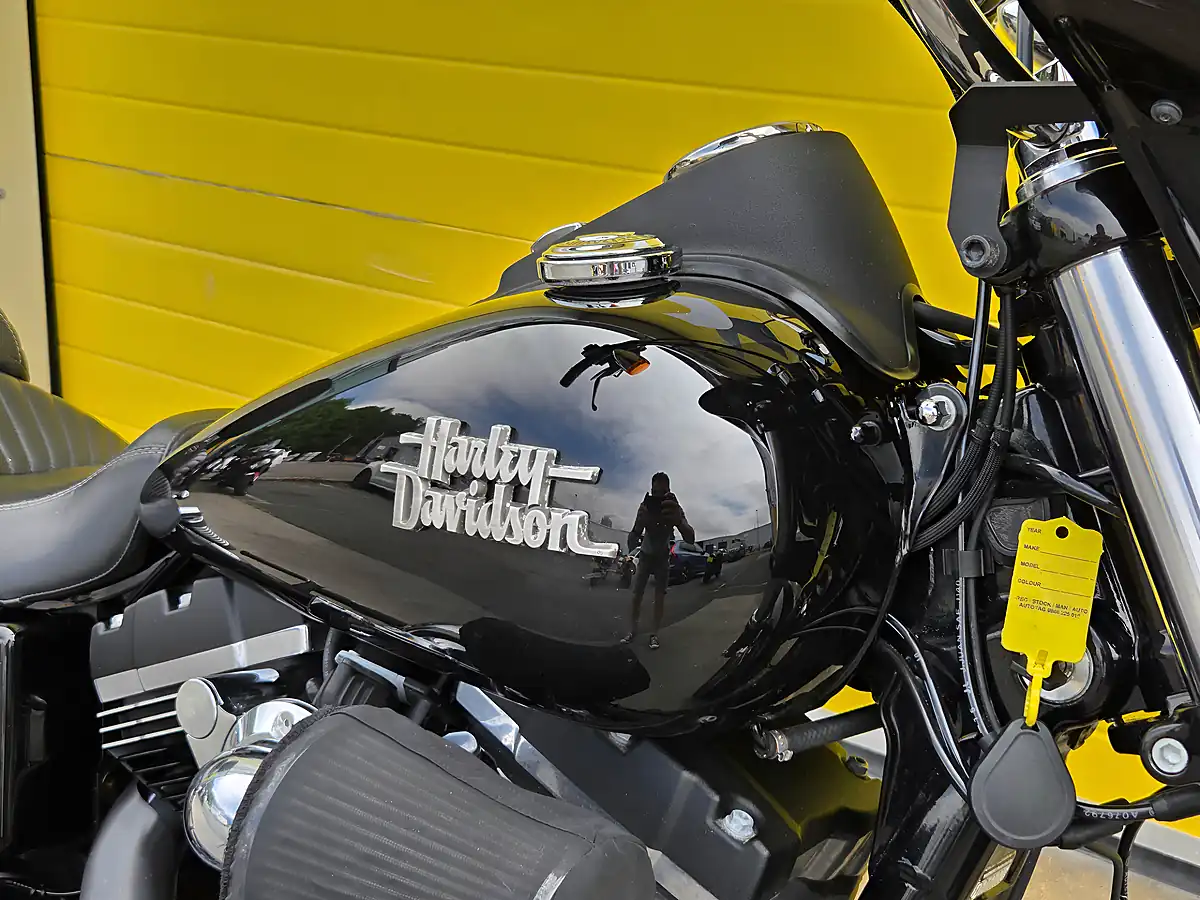Used 2017 Harley-Davidson Dyna Street Bob Black - Interior and Exterior details 11