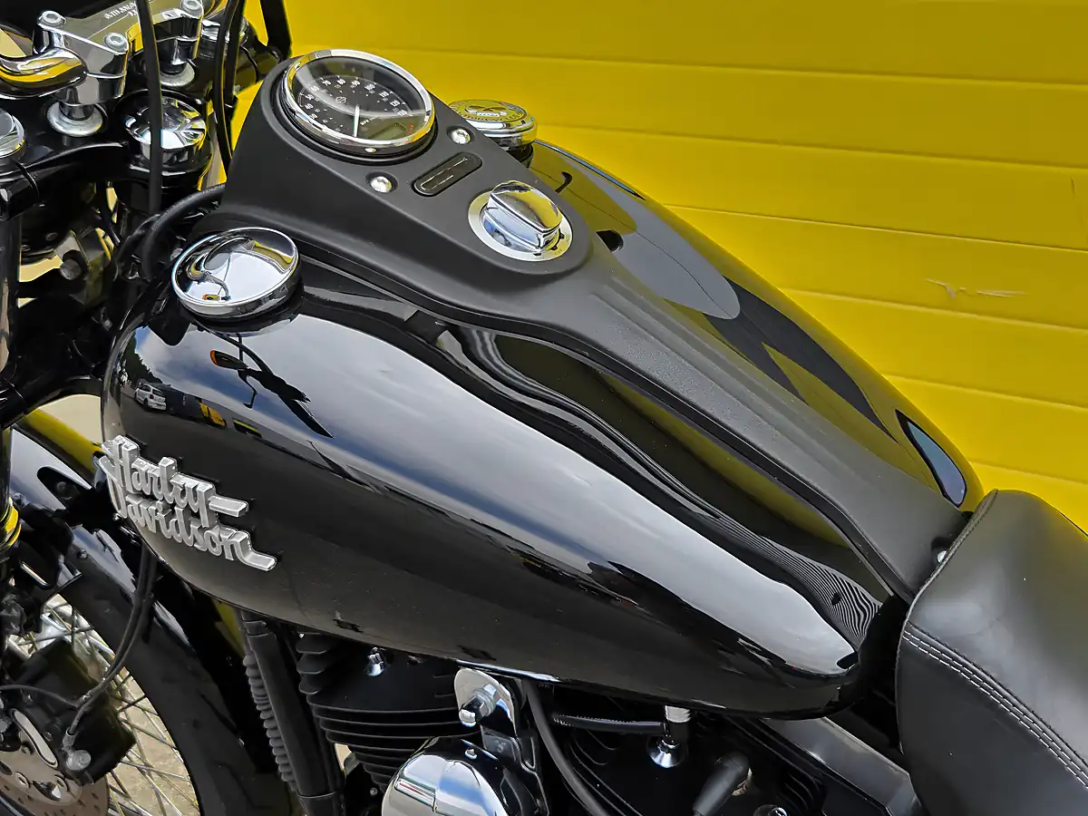 Used 2017 Harley-Davidson Dyna Street Bob Black - Interior and Exterior details 18