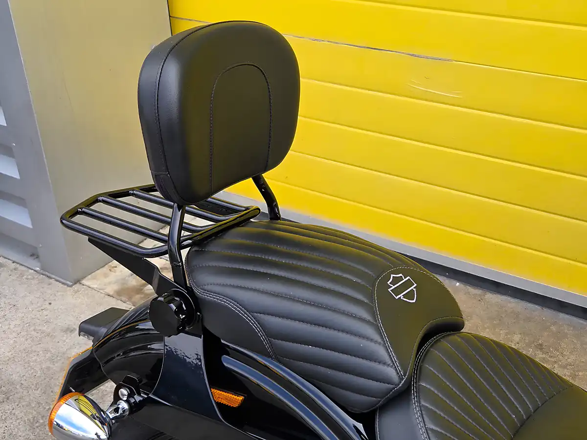 Used 2017 Harley-Davidson Dyna Street Bob Black - Interior and Exterior details 8