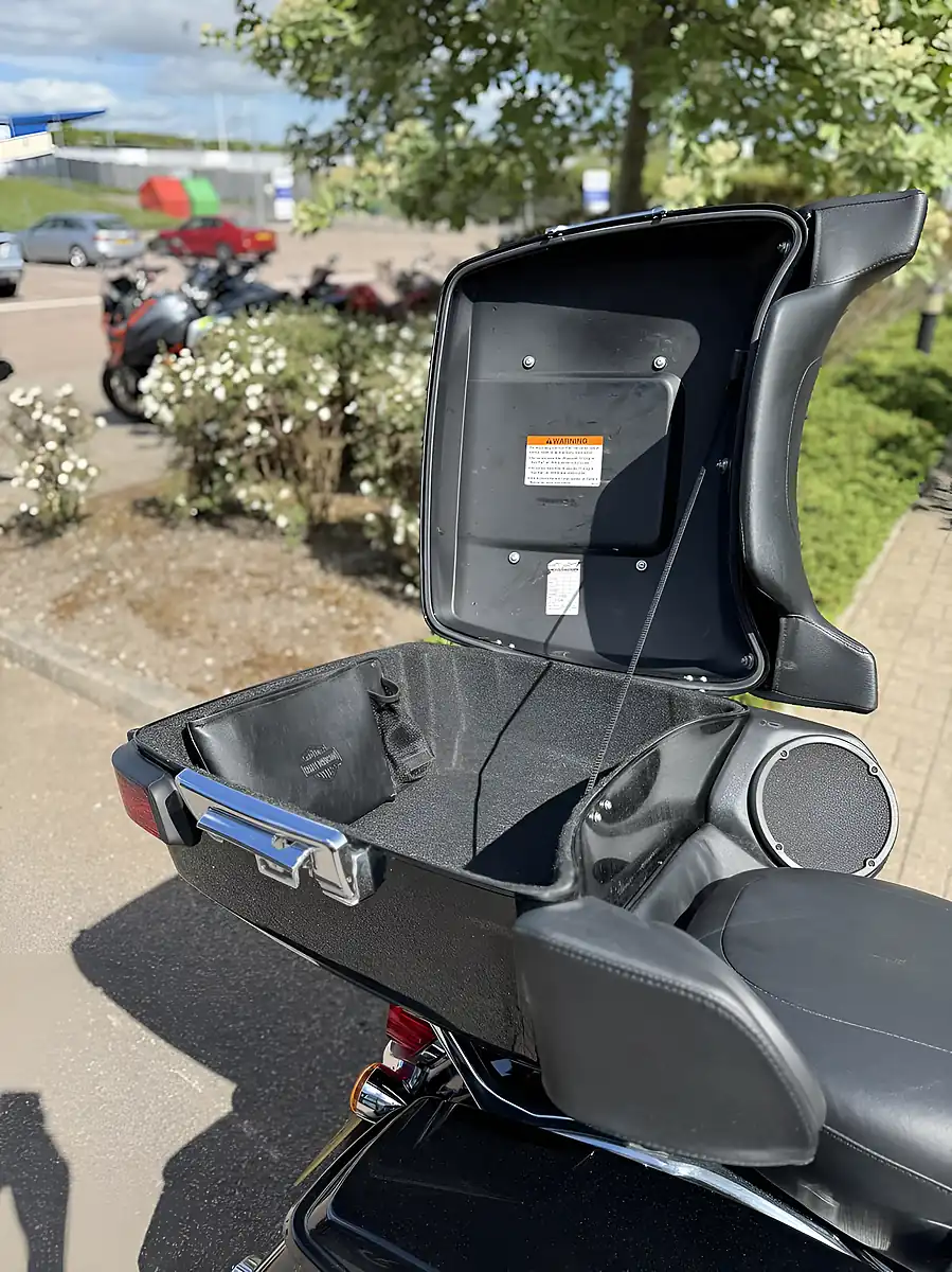 Used 2017 Harley-Davidson Flhtk Ultra Limited Black - Interior and Exterior details 15