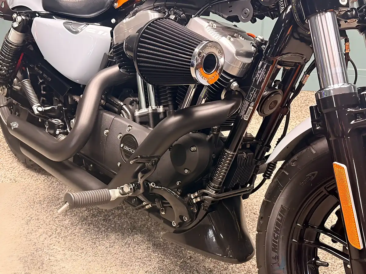 Used 2017 Harley-Davidson Sportster Forty-Eight Black - Interior and Exterior details 12
