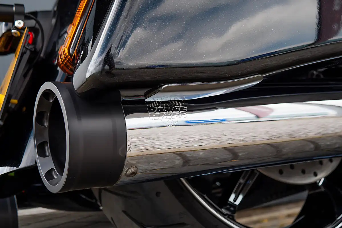 Used 2017 Harley-Davidson Street Glide Cvo Dark Slate Candy/Arctic Black - Interior and Exterior details 13