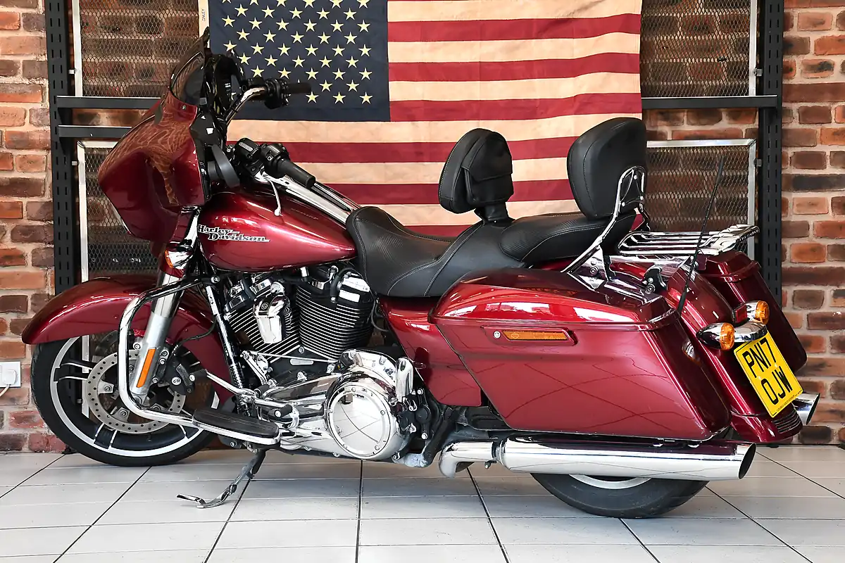 Used 2017 Harley-Davidson Touring Flhxs Street Glide Special Red - Interior and Exterior details 12