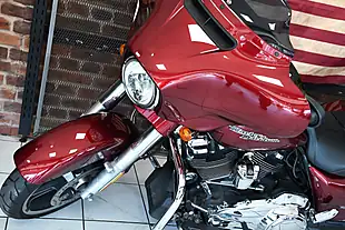 Used 2017 Harley-Davidson Touring Flhxs Street Glide Special Red - Interior and Exterior details 13