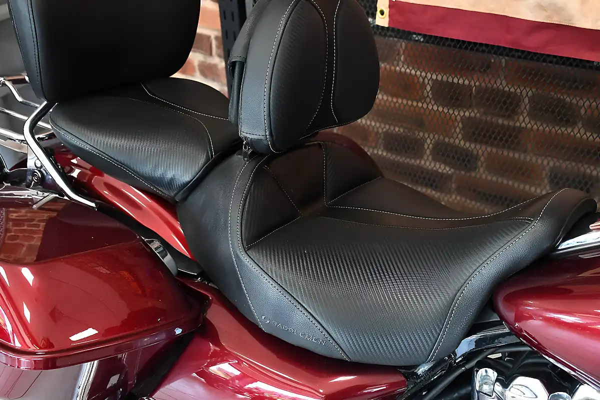 Used 2017 Harley-Davidson Touring Flhxs Street Glide Special Red - Interior and Exterior details 17