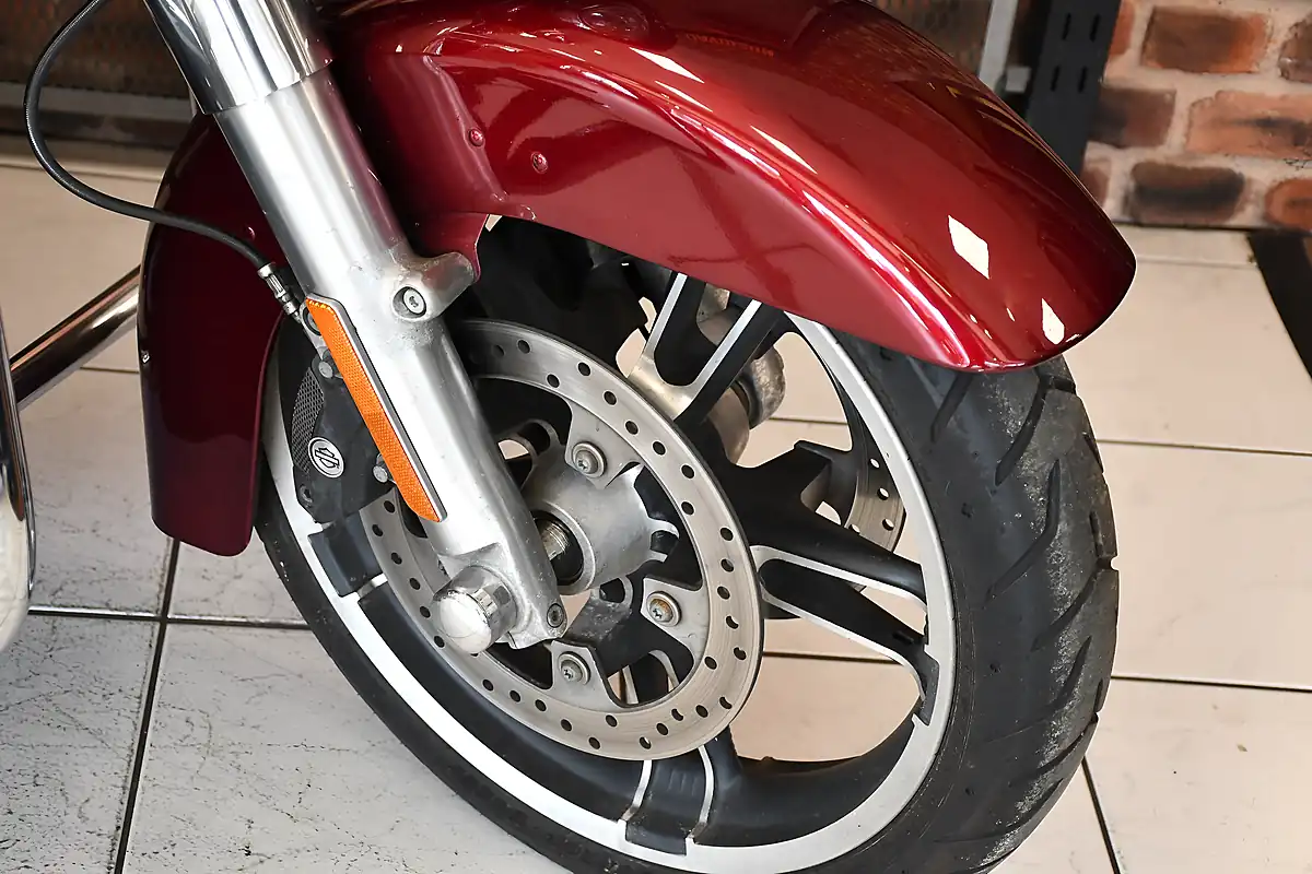 Used 2017 Harley-Davidson Touring Flhxs Street Glide Special Red - Interior and Exterior details 19