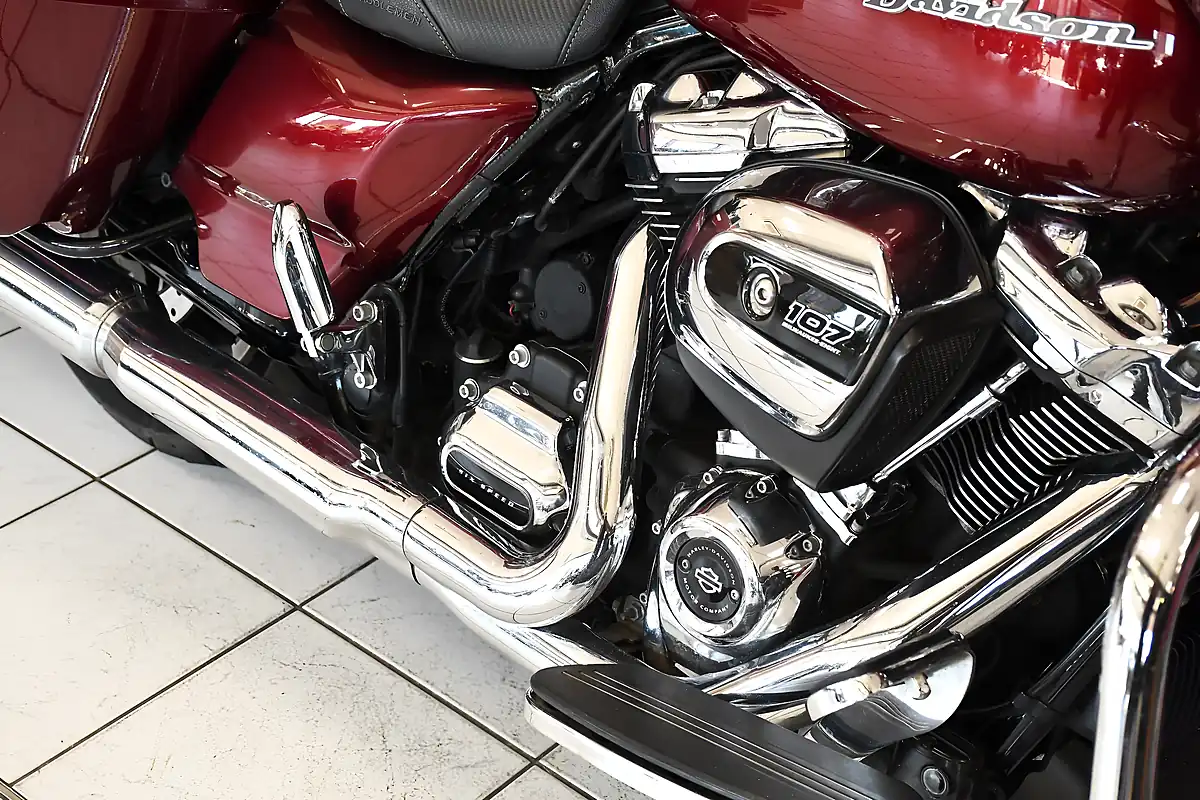 Used 2017 Harley-Davidson Touring Flhxs Street Glide Special Red - Interior and Exterior details 3