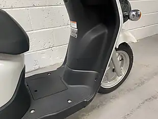Used 2017 Honda Benly 110 White - Interior and Exterior details 19