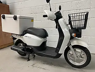 Used 2017 Honda Benly 110 White - Interior and Exterior details 3
