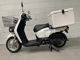 Used 2017 Honda Benly 110 White - Interior and Exterior details 9