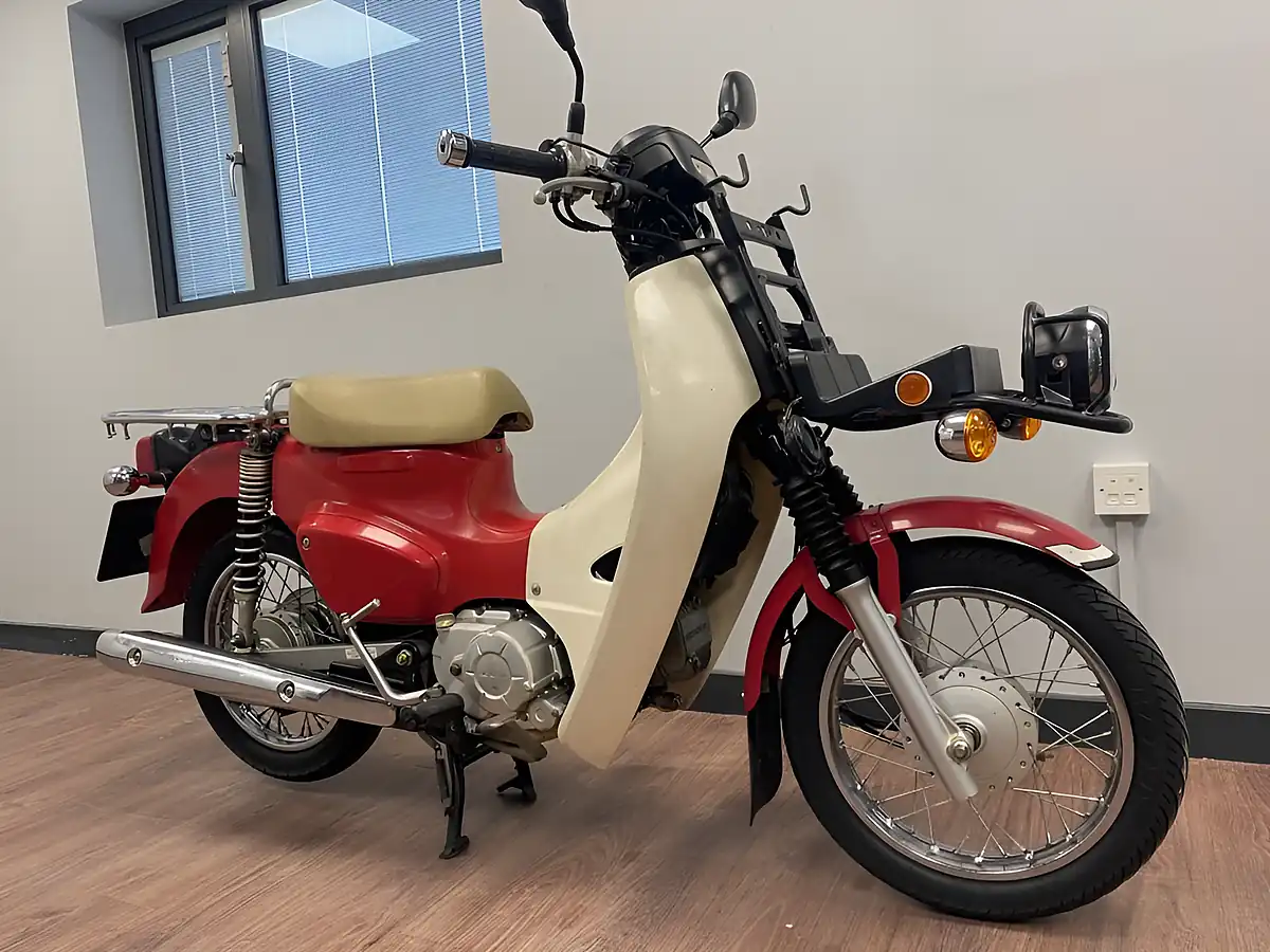 Used 2017 Honda C110 Pro Post Office Red - Interior and Exterior details 3