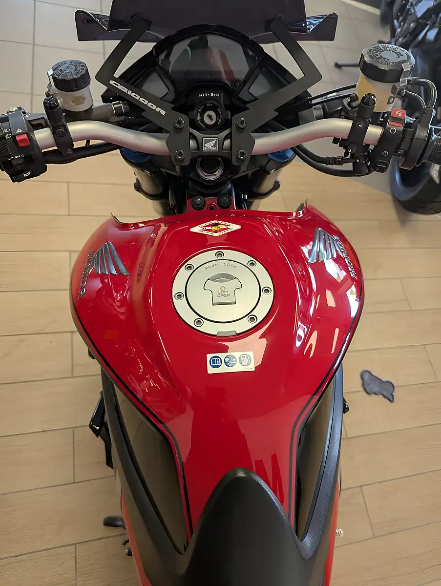 Used 2017 Honda CB1000R Red - Interior and Exterior details 12