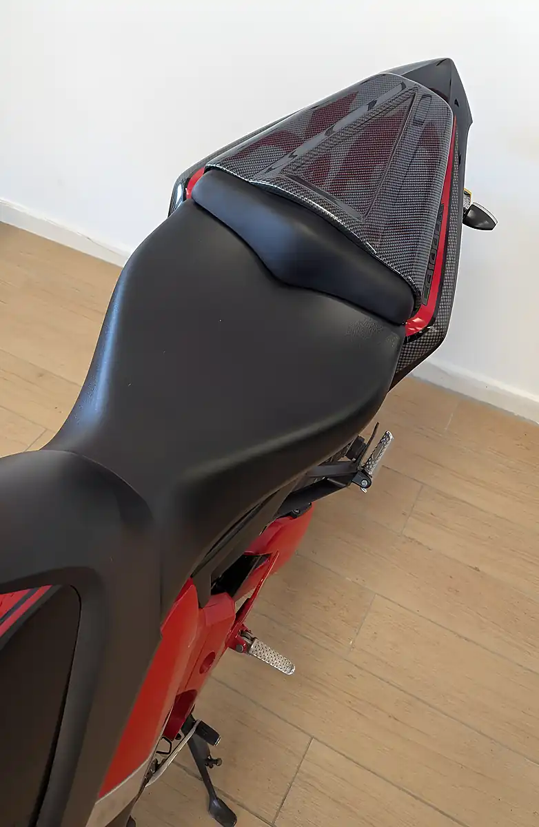Used 2017 Honda CB1000R Red - Interior and Exterior details 16