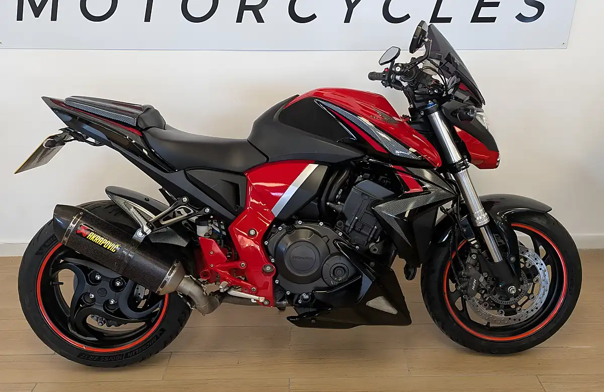 Used 2017 Honda CB1000R Red - Interior and Exterior details 5