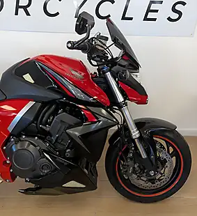 Used 2017 Honda CB1000R Red - Interior and Exterior details 7