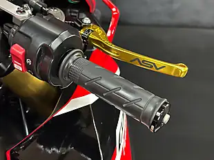 Used 2017 Honda CBR1000RR Fireblade 1000 Red - Interior and Exterior details 15