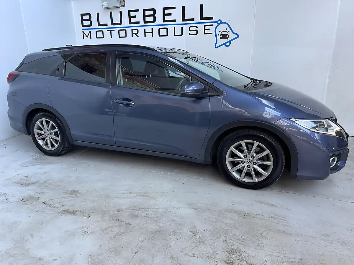 Used 2017 Honda Civic Se Plus Tourer Twilight Blue - Interior and Exterior details 7