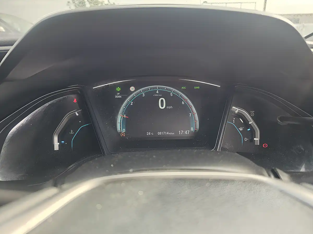 Used 2017 Honda Civic Se Silver - Interior and Exterior details 17