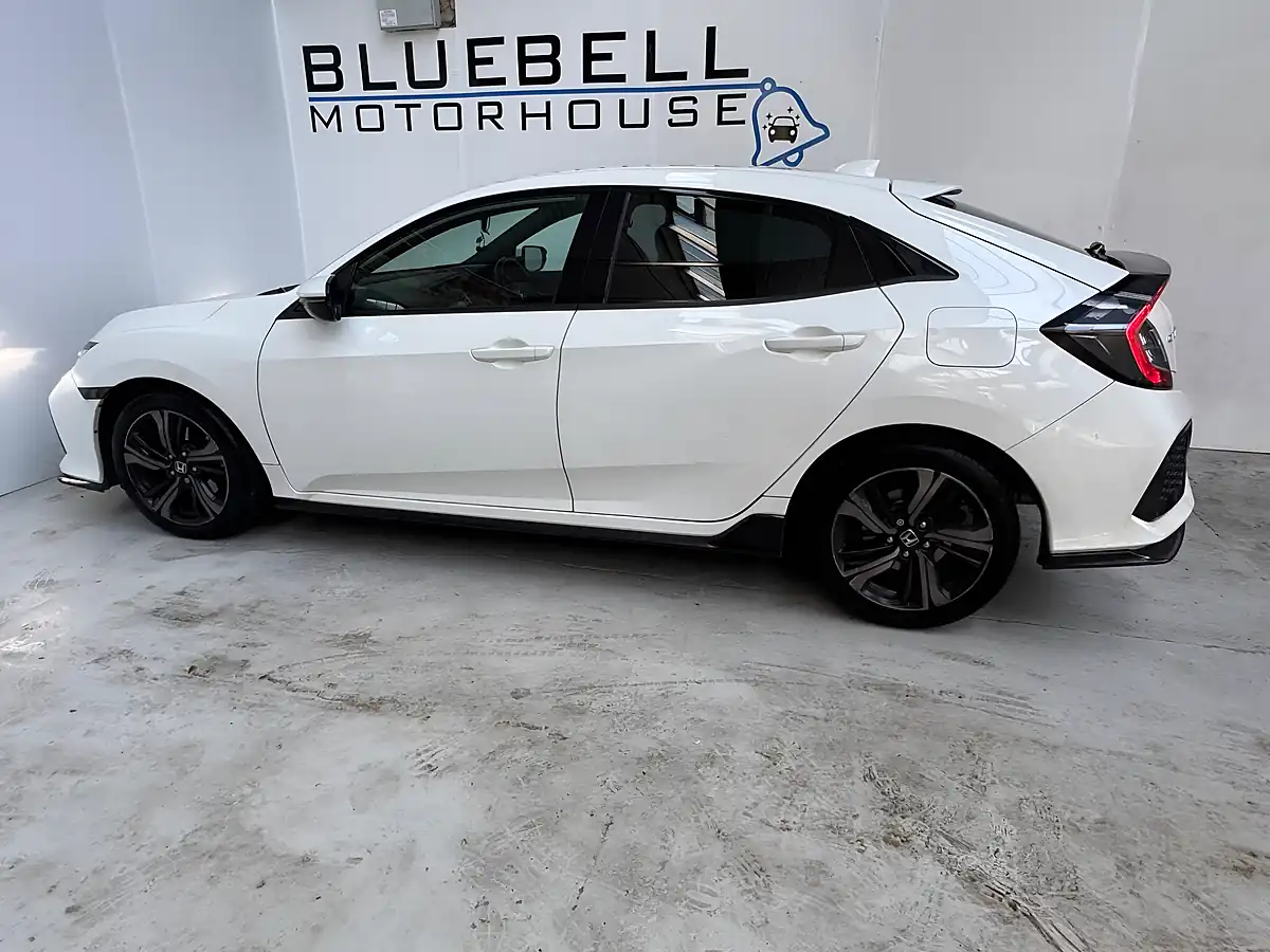Used 2017 Honda Civic Sport White Orchid - Interior and Exterior details 7