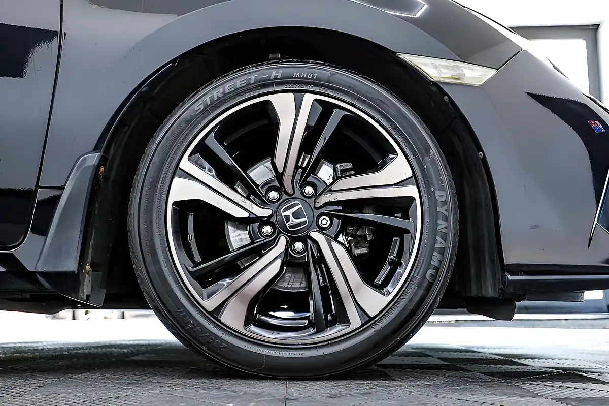 Used 2017 Honda Civic Sr Black - Interior and Exterior details 13