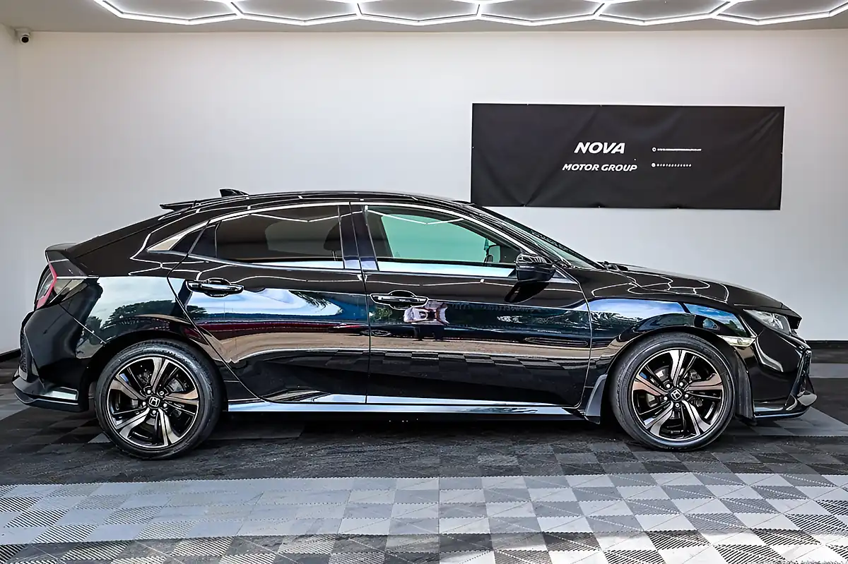 Used 2017 Honda Civic Sr Black - Interior and Exterior details 4