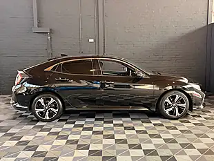 Used 2017 Honda Civic Sr Metallic Black - Interior and Exterior details 11