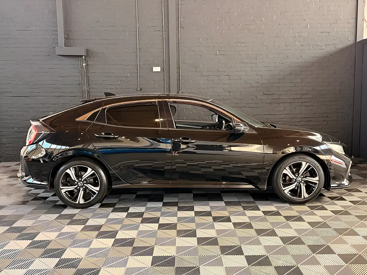 Used 2017 Honda Civic Sr Metallic Black - Interior and Exterior details 11