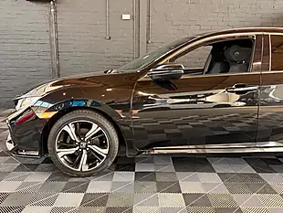 Used 2017 Honda Civic Sr Metallic Black - Interior and Exterior details 5