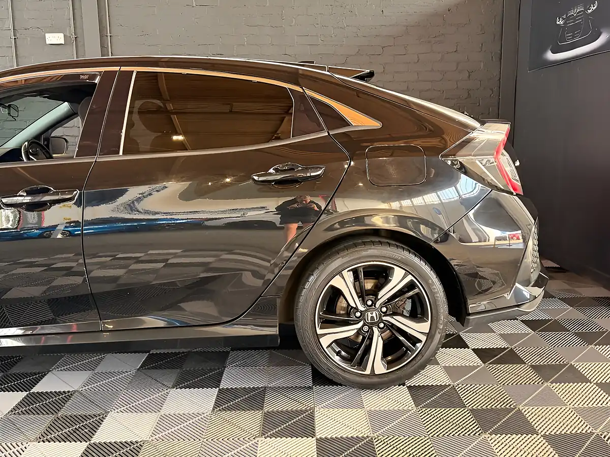 Used 2017 Honda Civic Sr Metallic Black - Interior and Exterior details 6