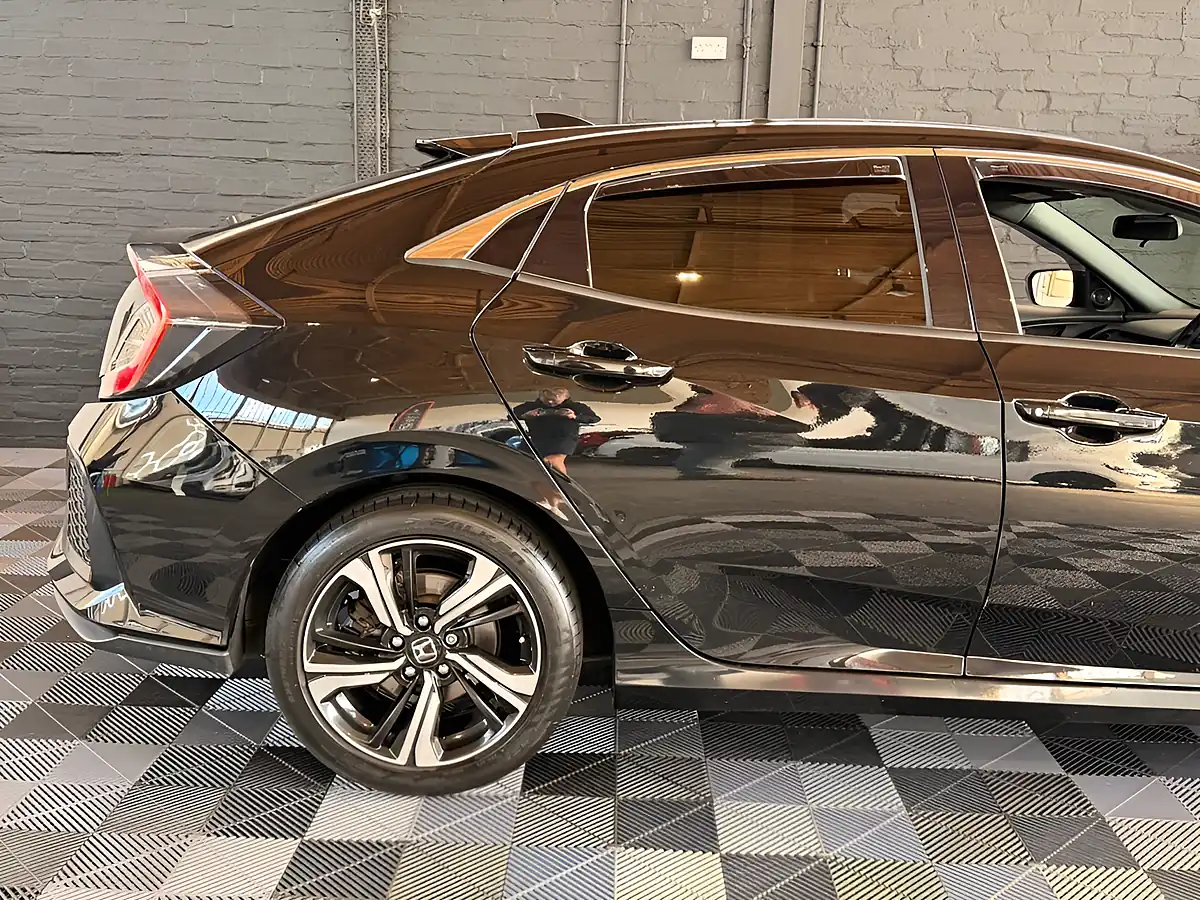 Used 2017 Honda Civic Sr Metallic Black - Interior and Exterior details 9