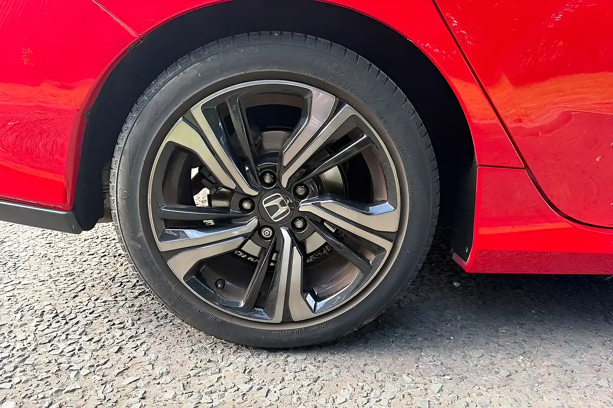 Used 2017 Honda Civic Sr Red - Interior and Exterior details 8
