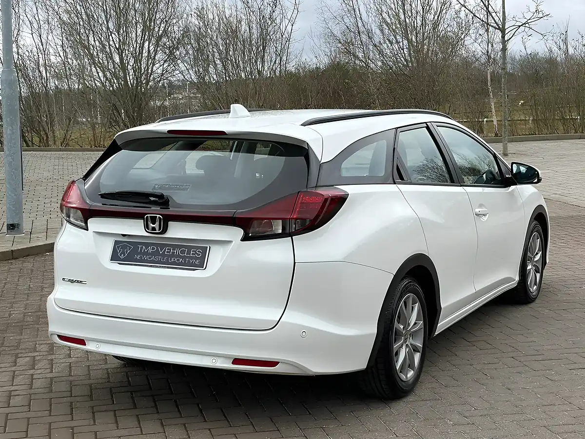 Used 2017 Honda Civic Tourer White - Interior and Exterior details 2