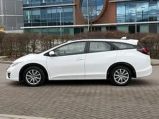Used 2017 Honda Civic Tourer White - Interior and Exterior details 3