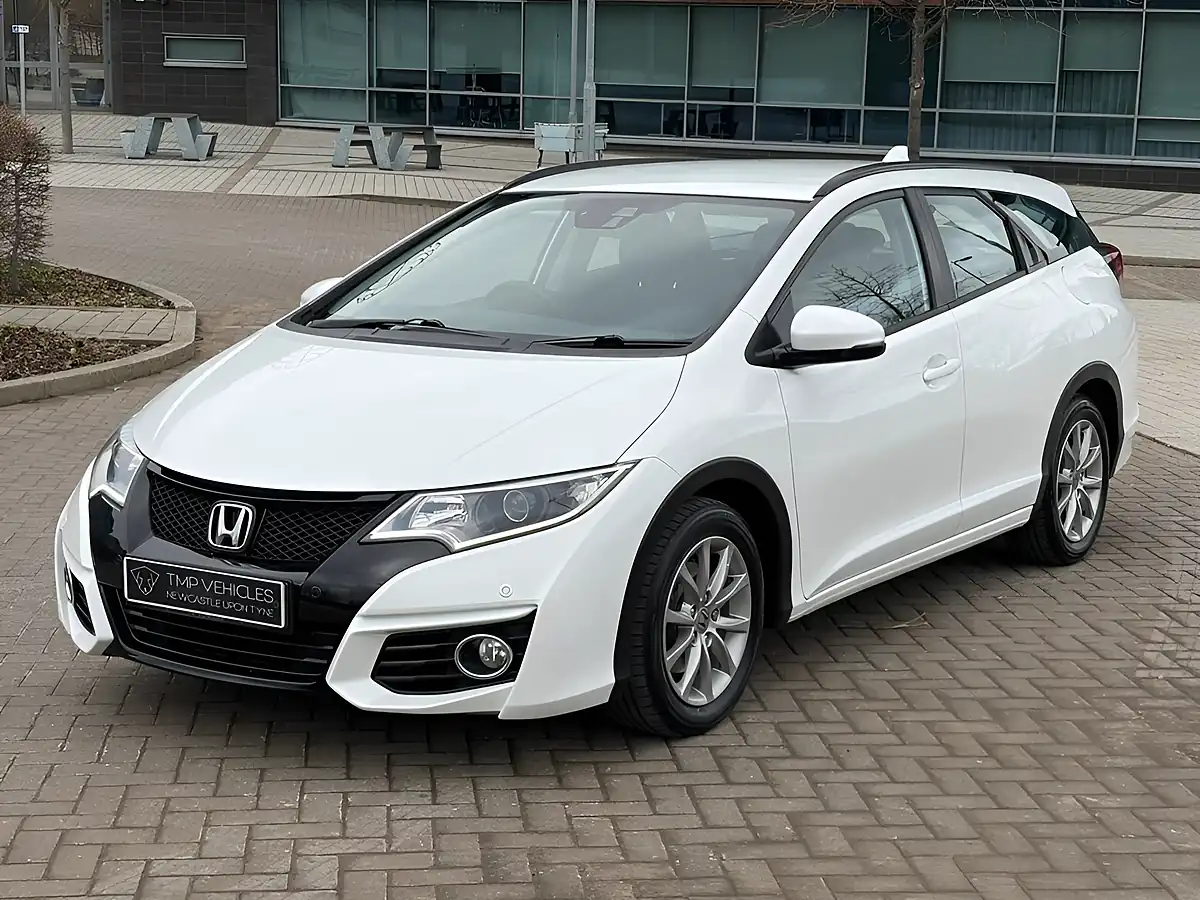 Used 2017 Honda Civic Tourer White - Interior and Exterior details 5