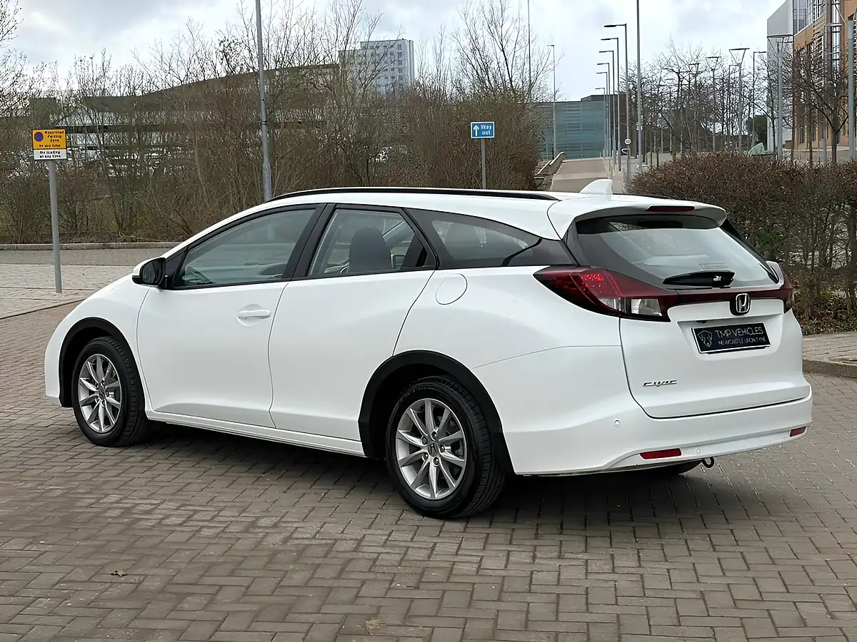 Used 2017 Honda Civic Tourer White - Interior and Exterior details 6