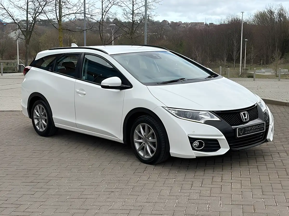 Used 2017 Honda Civic Tourer White - Interior and Exterior details 7