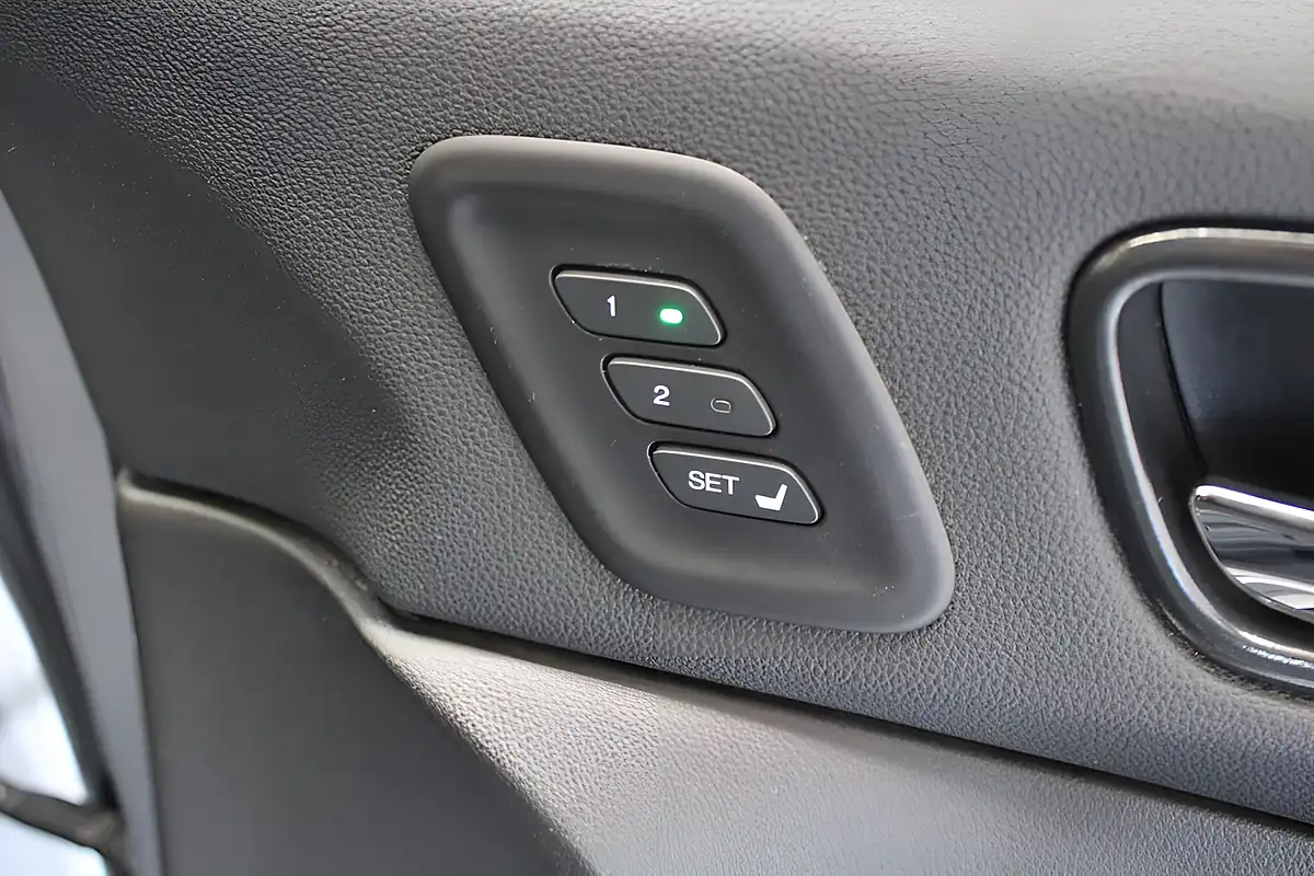 Used 2017 Honda Cr-V Ex Silver - Interior and Exterior details 18