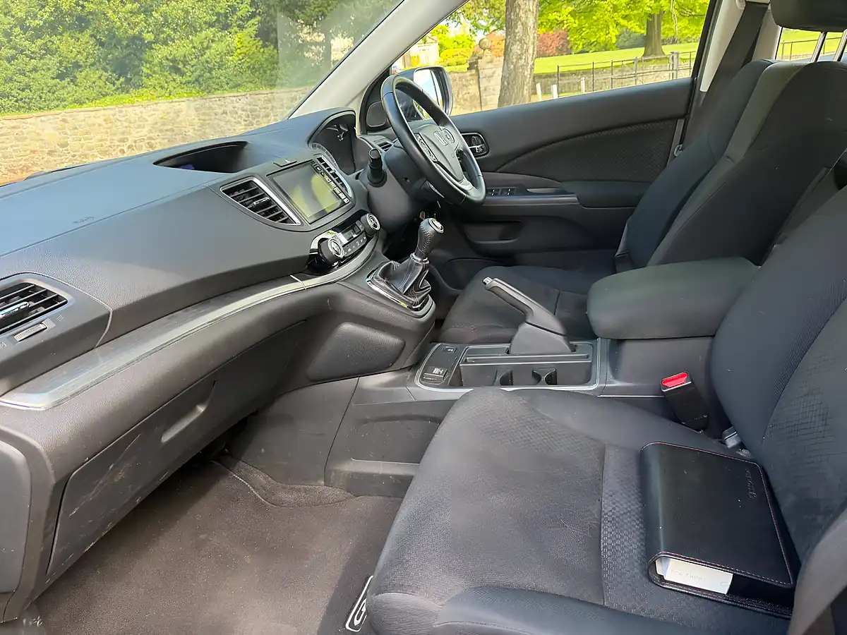 Used 2017 Honda Cr-V Se Black - Interior and Exterior details 15