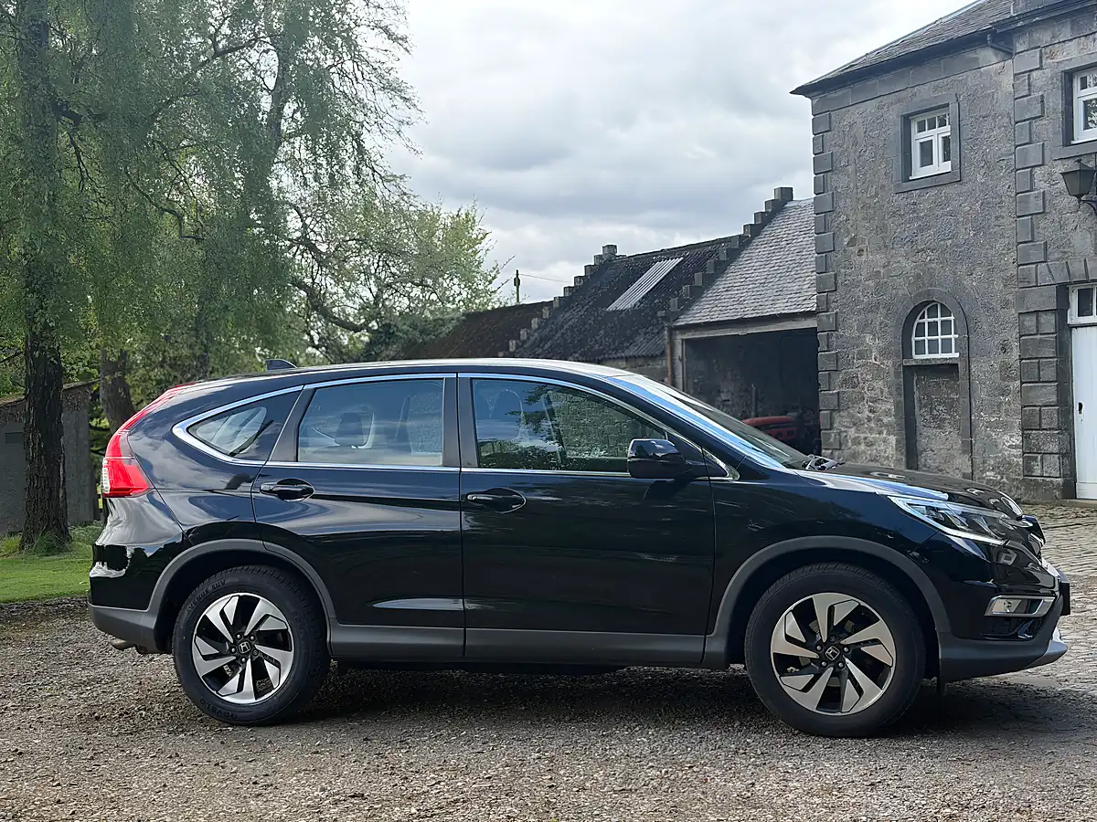 Used 2017 Honda Cr-V Se Black - Interior and Exterior details 8