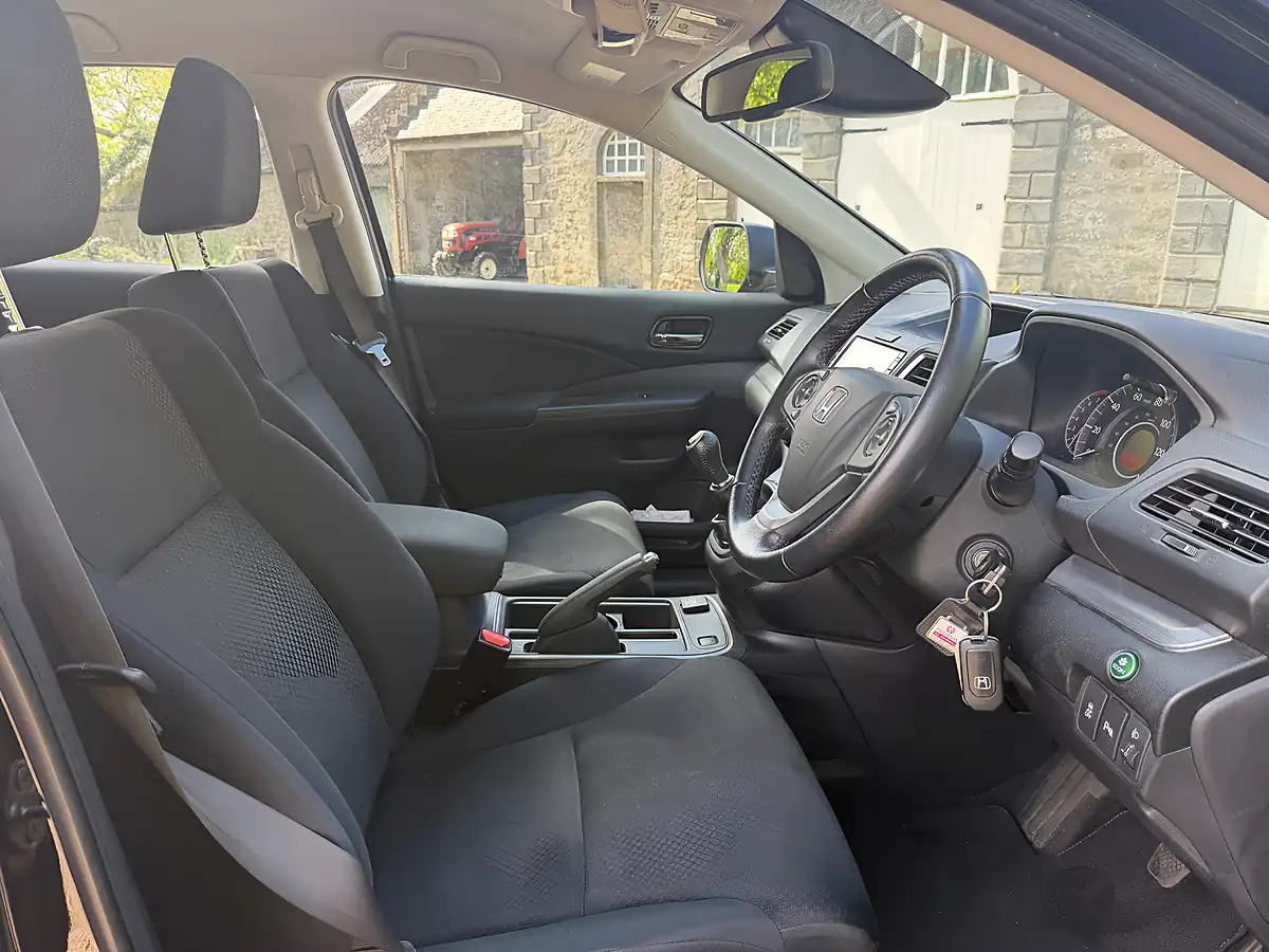 Used 2017 Honda Cr-V Se Black - Interior and Exterior details 9