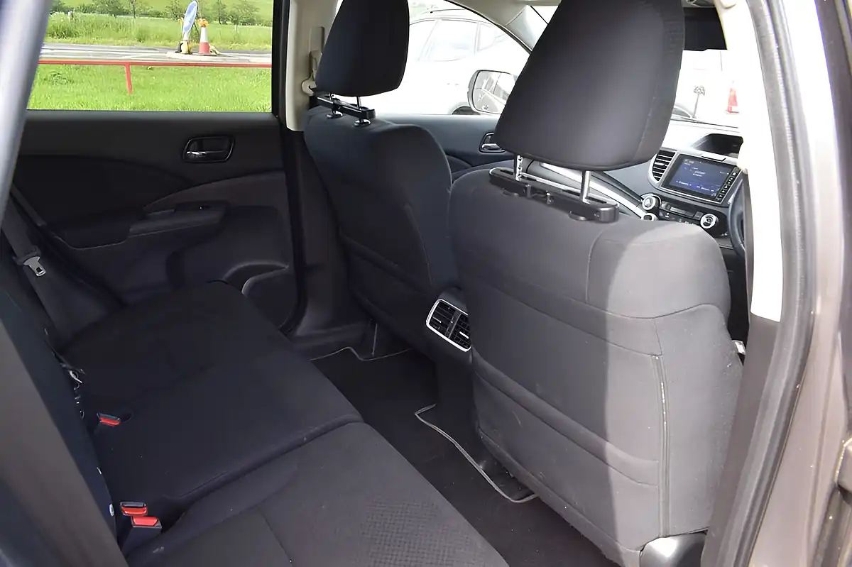 Used 2017 Honda Cr-V Se Plus Brown - Interior and Exterior details 12