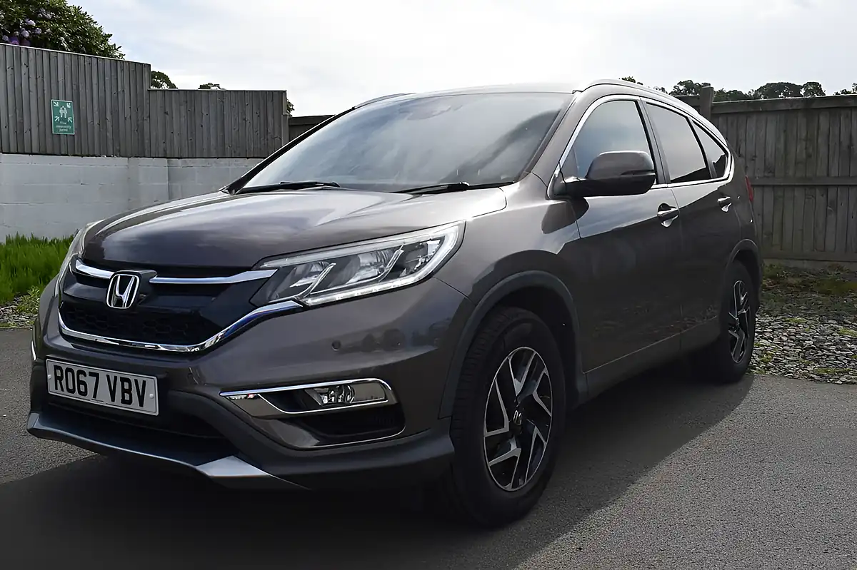 Used 2017 Honda Cr-V Se Plus Brown - Interior and Exterior details 3