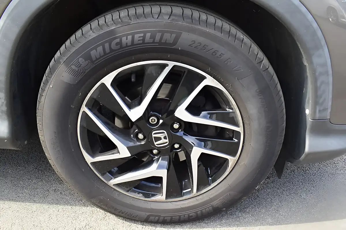 Used 2017 Honda Cr-V Se Plus Brown - Interior and Exterior details 4
