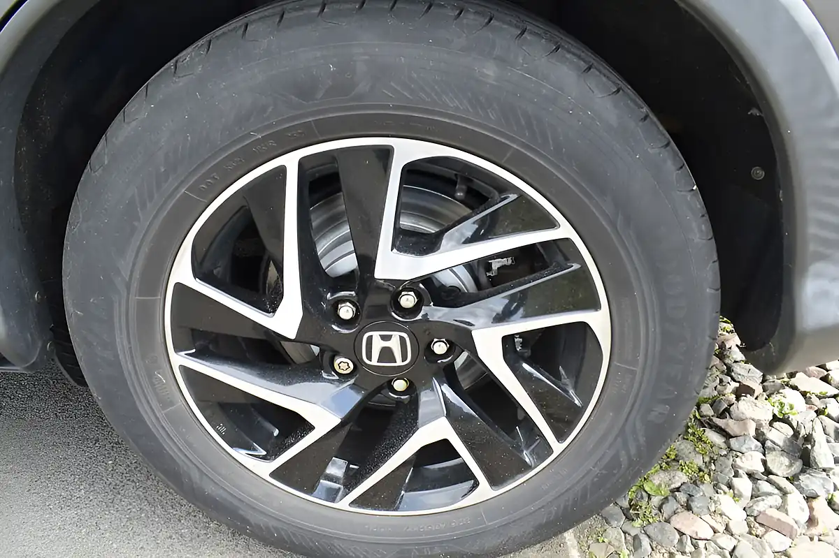 Used 2017 Honda Cr-V Se Plus Brown - Interior and Exterior details 6