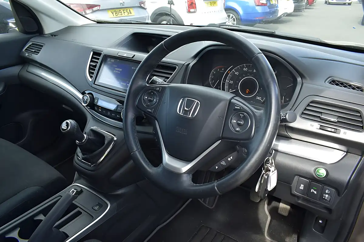 Used 2017 Honda Cr-V Se Plus Brown - Interior and Exterior details 8