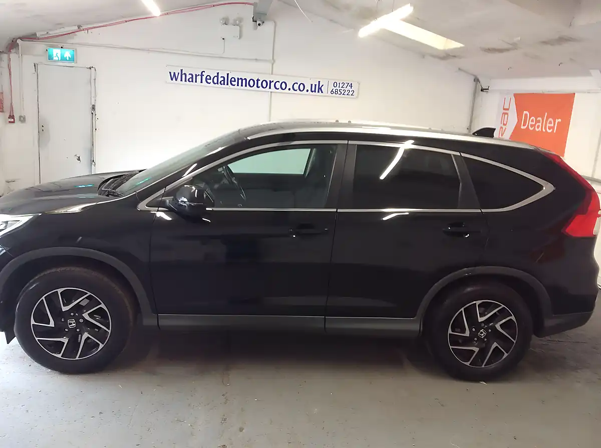 Used 2017 Honda Cr-V Se Plus Navi Black - Interior and Exterior details 2