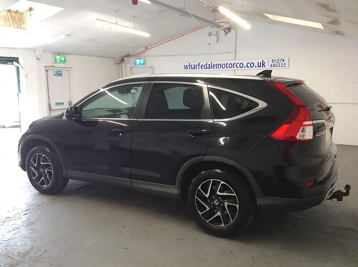 Used 2017 Honda Cr-V Se Plus Navi Black - Interior and Exterior details 9