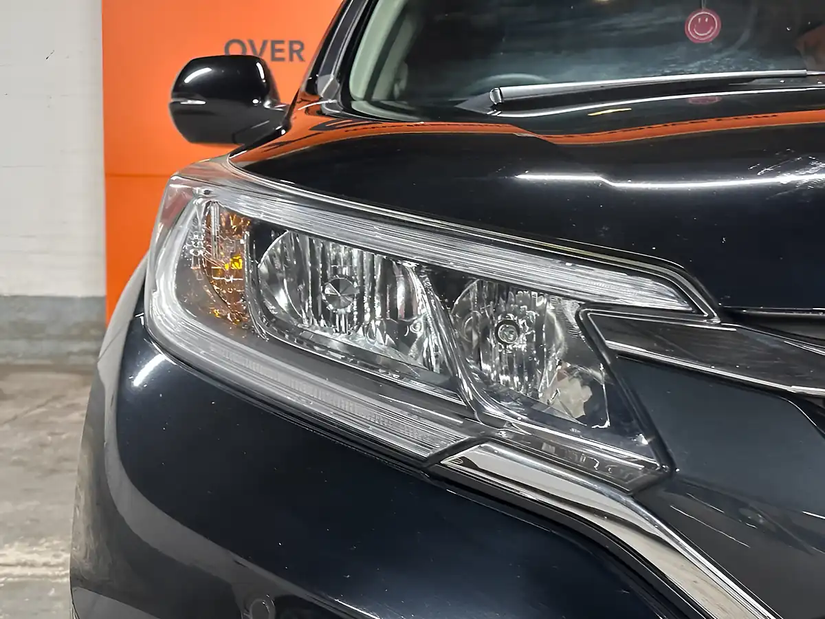 Used 2017 Honda Cr-V Se Plus Navi Black - Interior and Exterior details 16