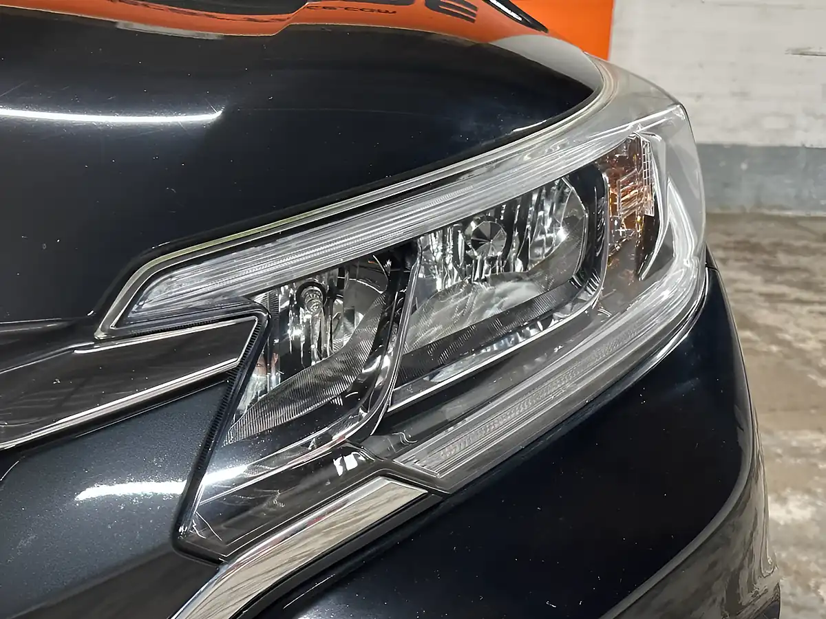 Used 2017 Honda Cr-V Se Plus Navi Black - Interior and Exterior details 17